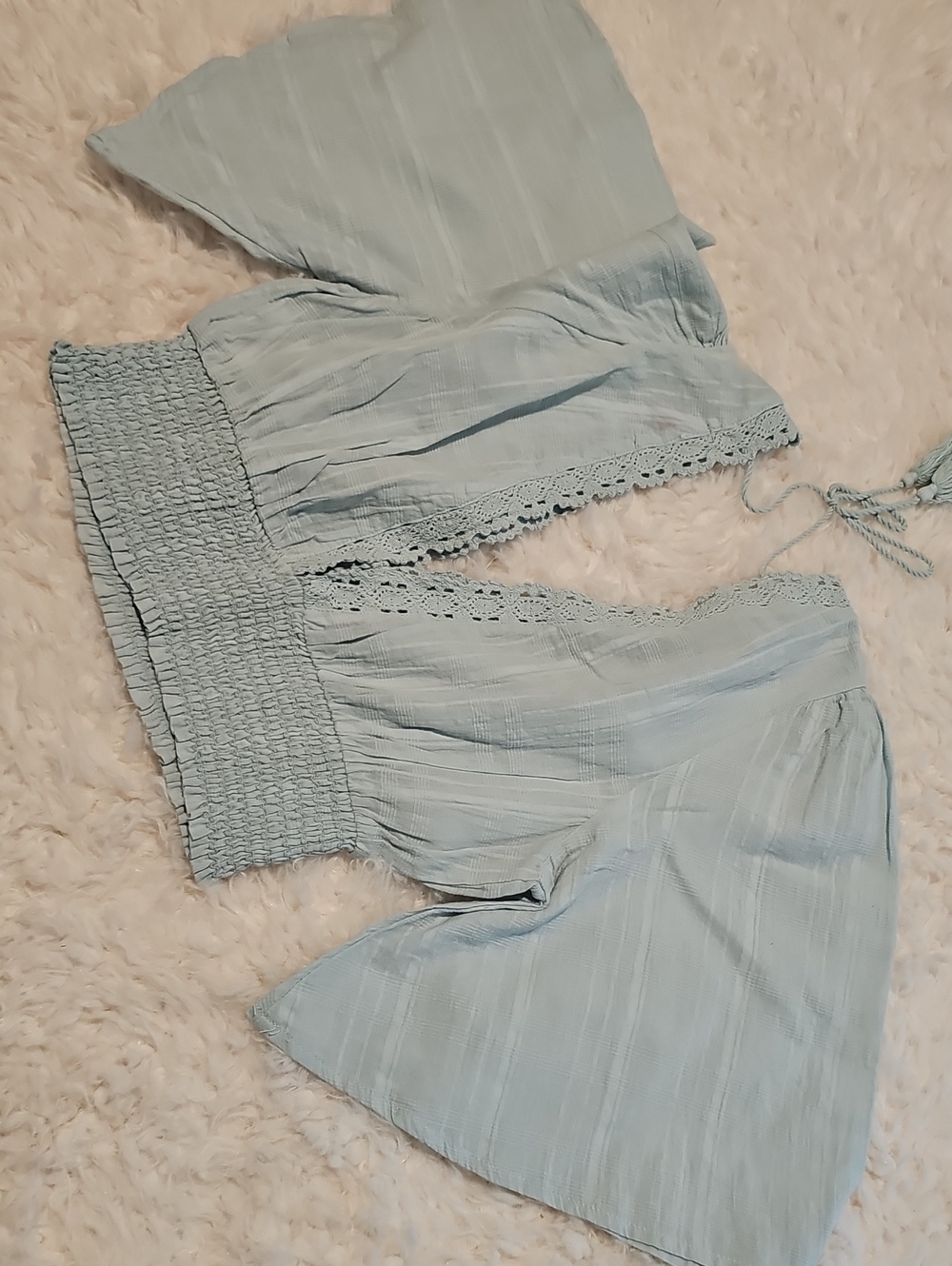 Guess Chambray Lace Crop Top - Picture 3 of 9